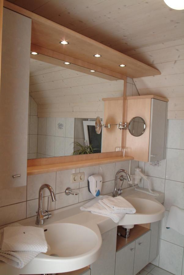 Gasthof Zur Bruecke Kaufering Ngoại thất bức ảnh